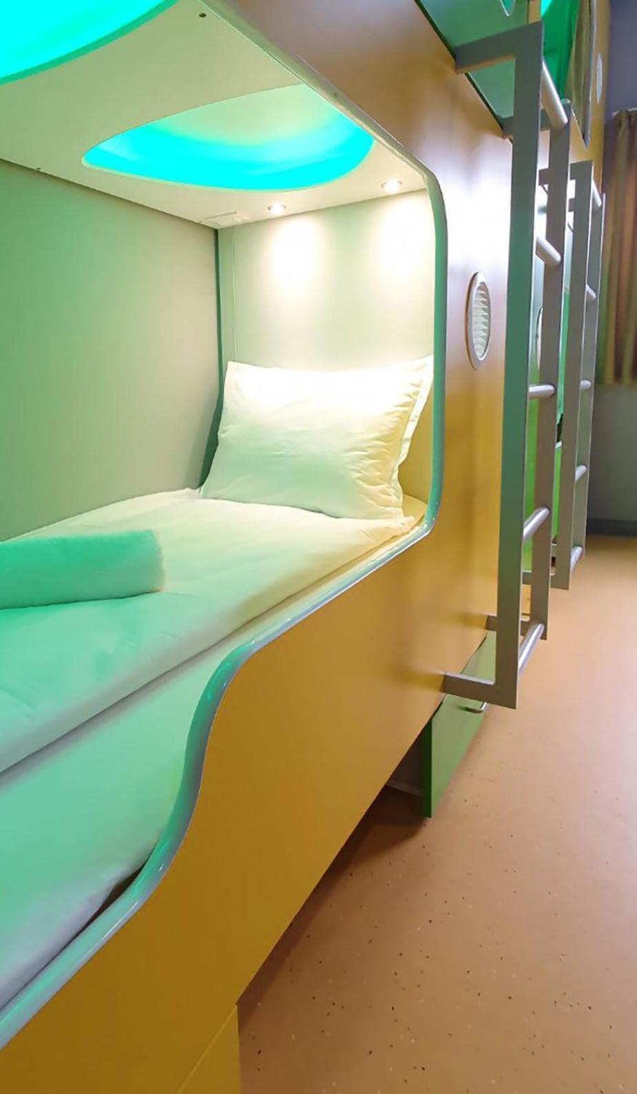 Green Cube Capsule Hostel София Экстерьер фото