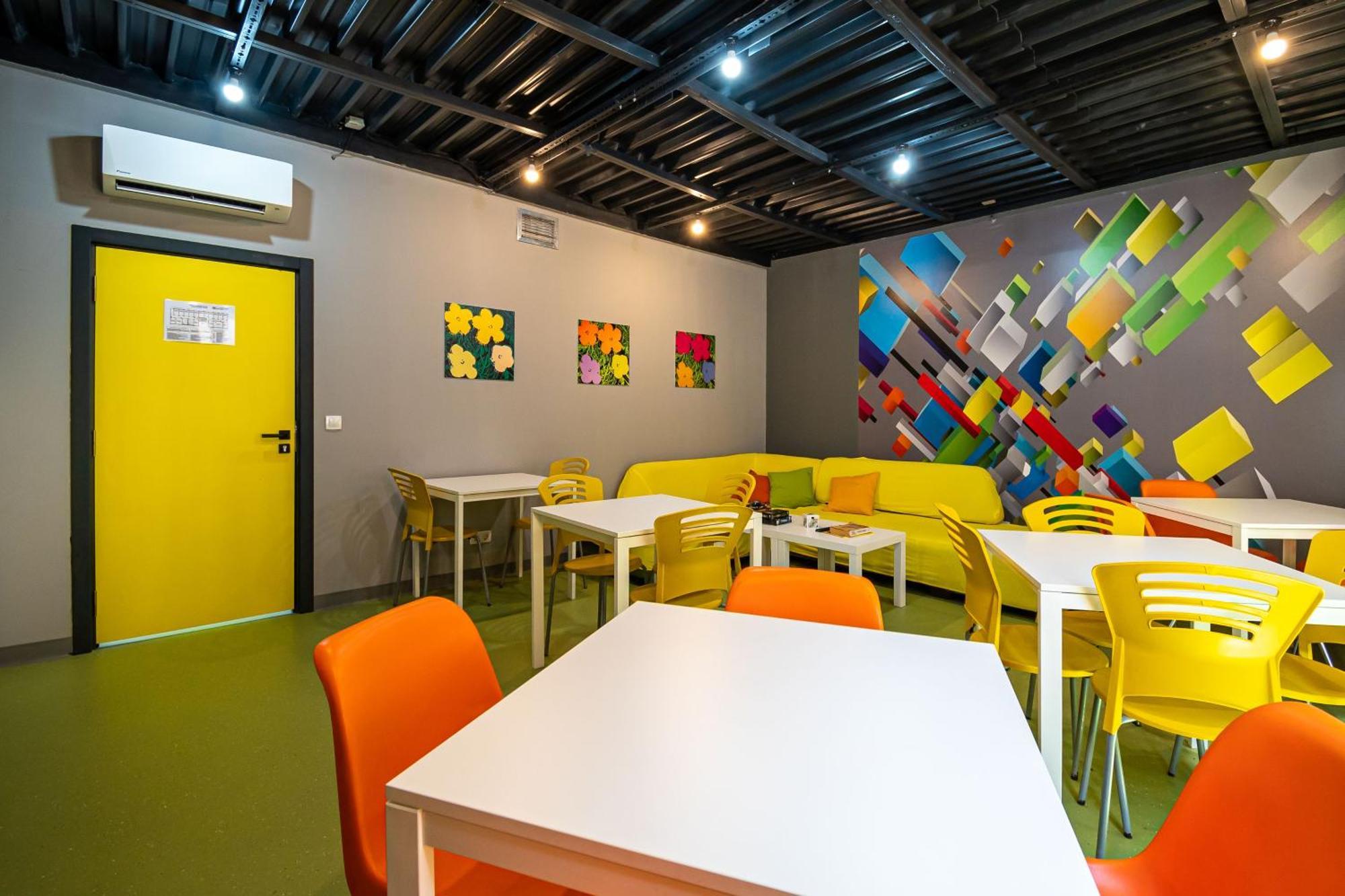 Green Cube Capsule Hostel София Экстерьер фото